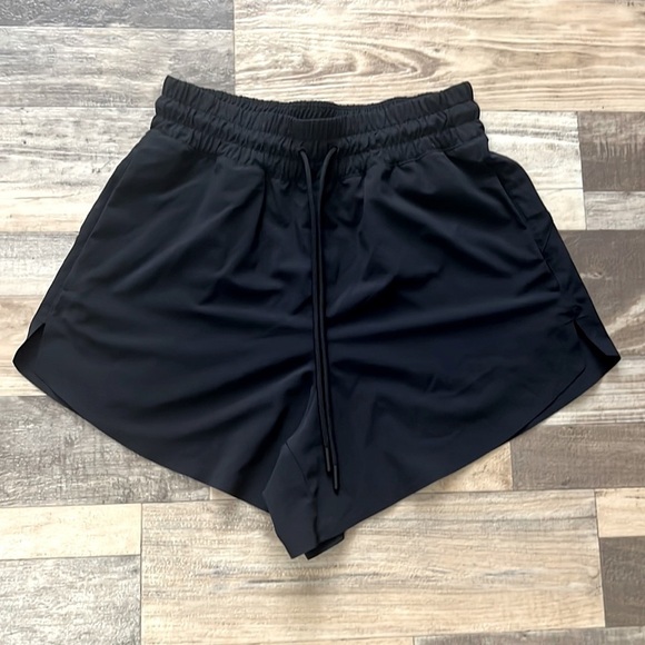 ATHLETA shorts XXS - Picture 1 of 4